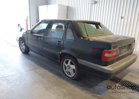 1997 Volvo 850 T5 z USA, uszkodzony, nr VIN YV1LS572XV1358200